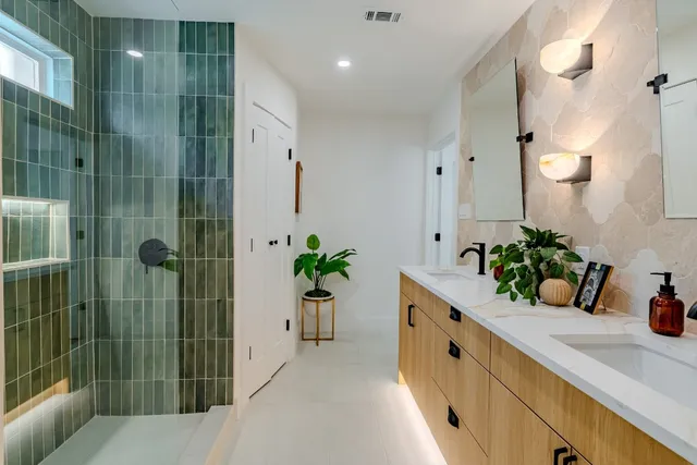 $679,500 | 2105 Trede Drive, Austin, TX 78745