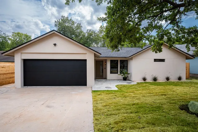 $679,500 | 2105 Trede Drive, Austin, TX 78745