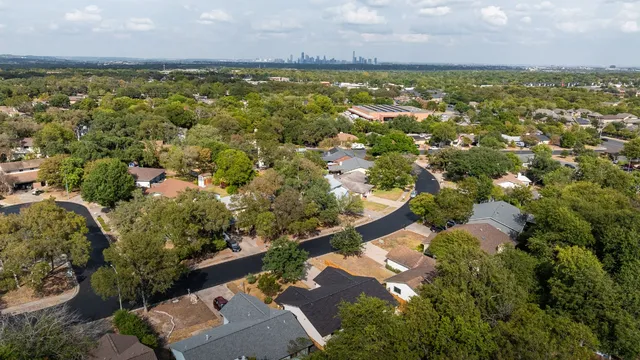 $679,500 | 2105 Trede Drive, Austin, TX 78745