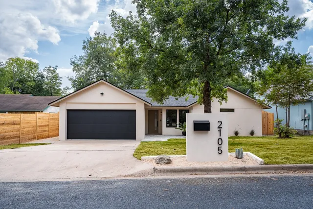 $679,500 | 2105 Trede Drive, Austin, TX 78745