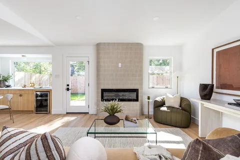 $679,500 | 2105 Trede Drive, Austin, TX 78745