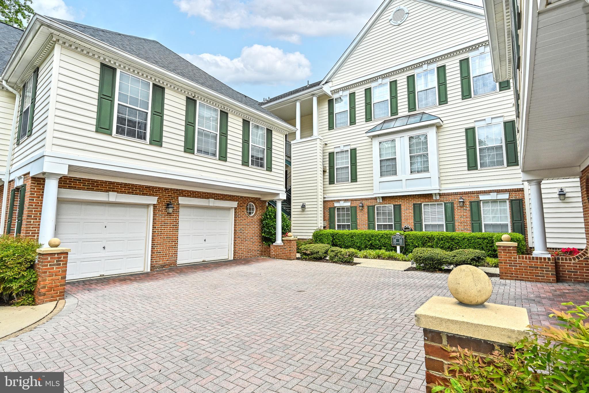 25252 Riffleford Square, Unit 201 Chantilly, VA 20152 - Photo 3 of 44 Gallery Image 3