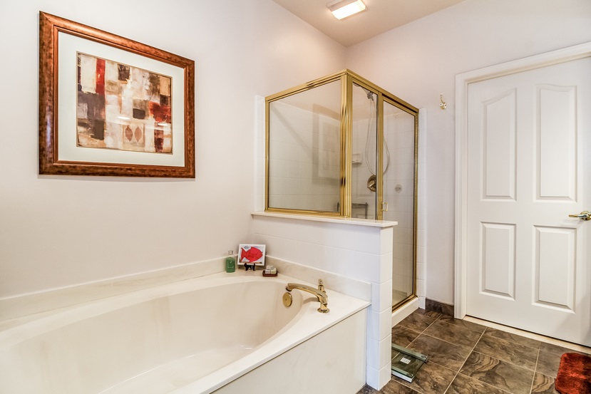1670 Maple Creek Court Rochester, MI 48306 - Photo 24 of 43 31352779-23.JPG