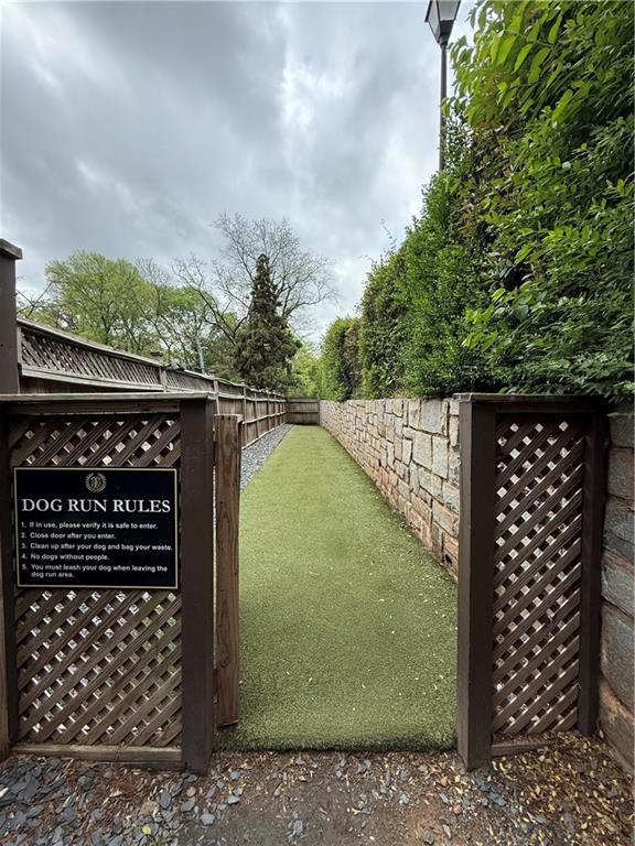 955 Juniper Street Northeast, Unit 3026 Atlanta, GA 30309 - Photo 28 of 32 a view of outdoor space with a garden