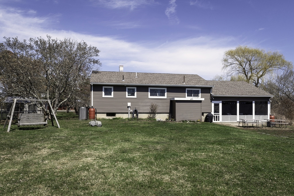 99 Essex Road Ipswich, MA 01938 - Photo 13 of 15