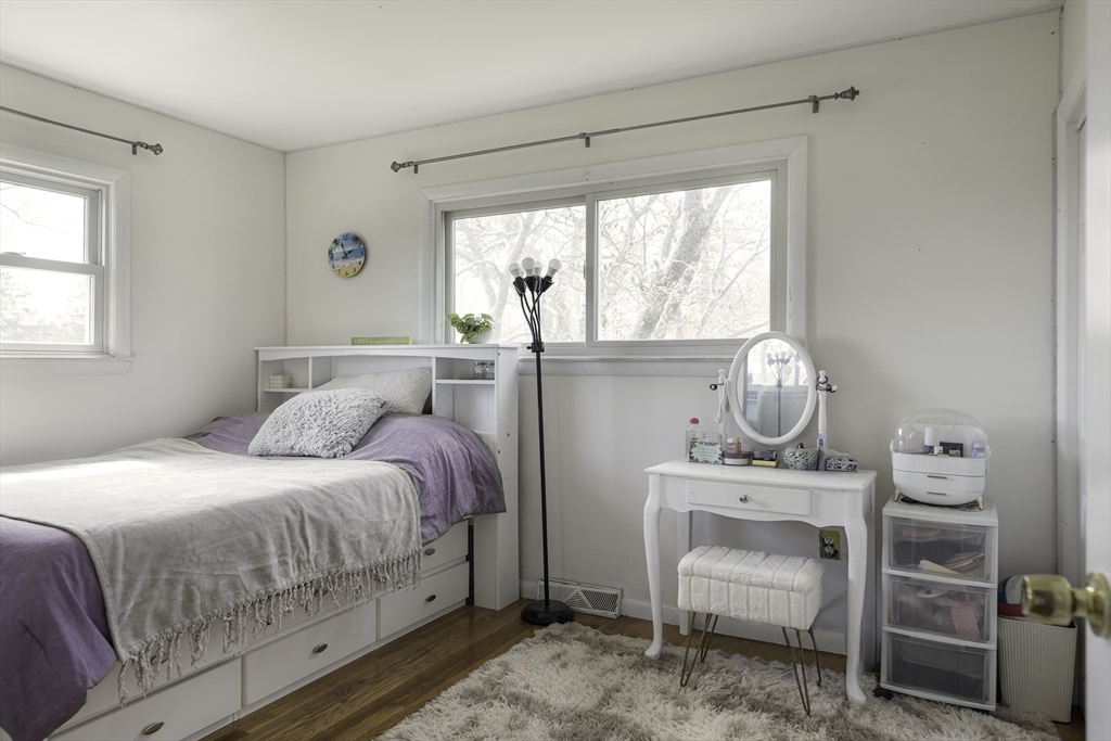 99 Essex Road Ipswich, MA 01938 - Photo 5 of 15