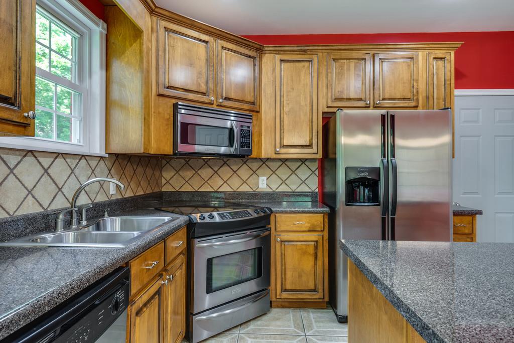 3853 Taylors Store Road Hampshire, TN 38461 - Photo 15 of 30 STAINLESS STEEL APPLIANCES ALL REMAIN WITH HOME