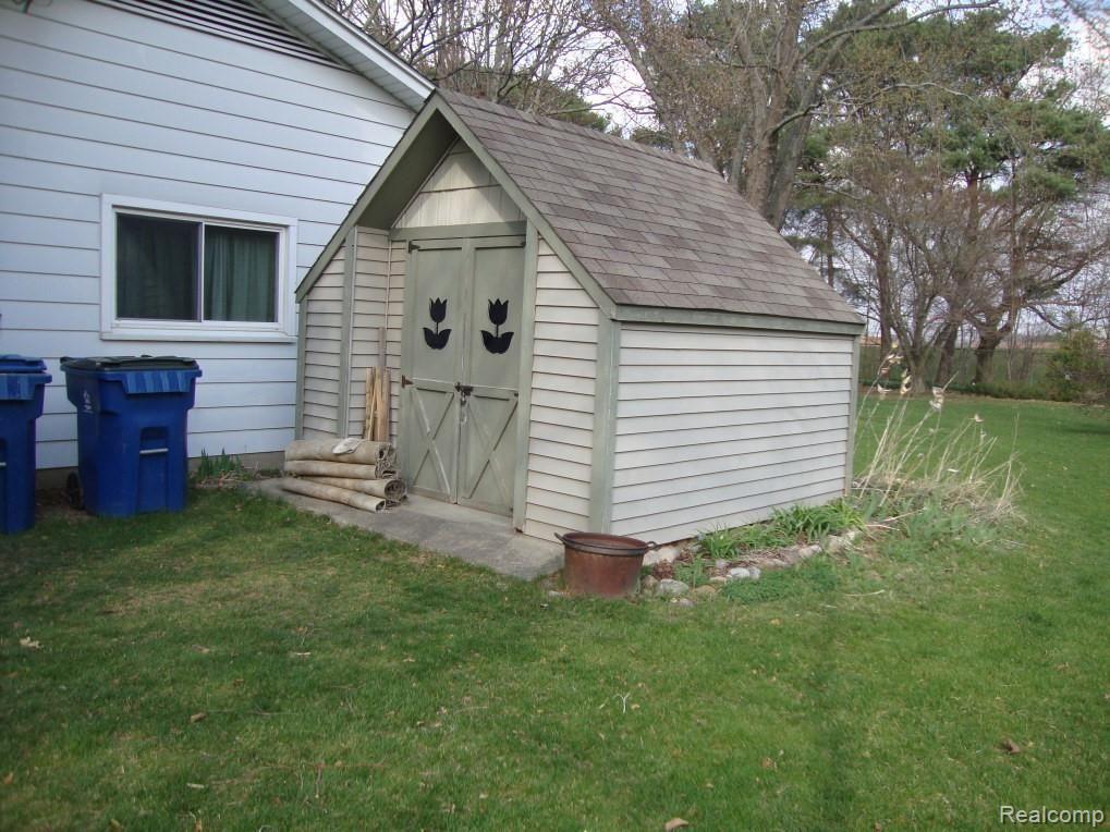 5189 Van Slyke Road Flint, MI 48507 - Photo 17 of 22 DSC00246.jpg