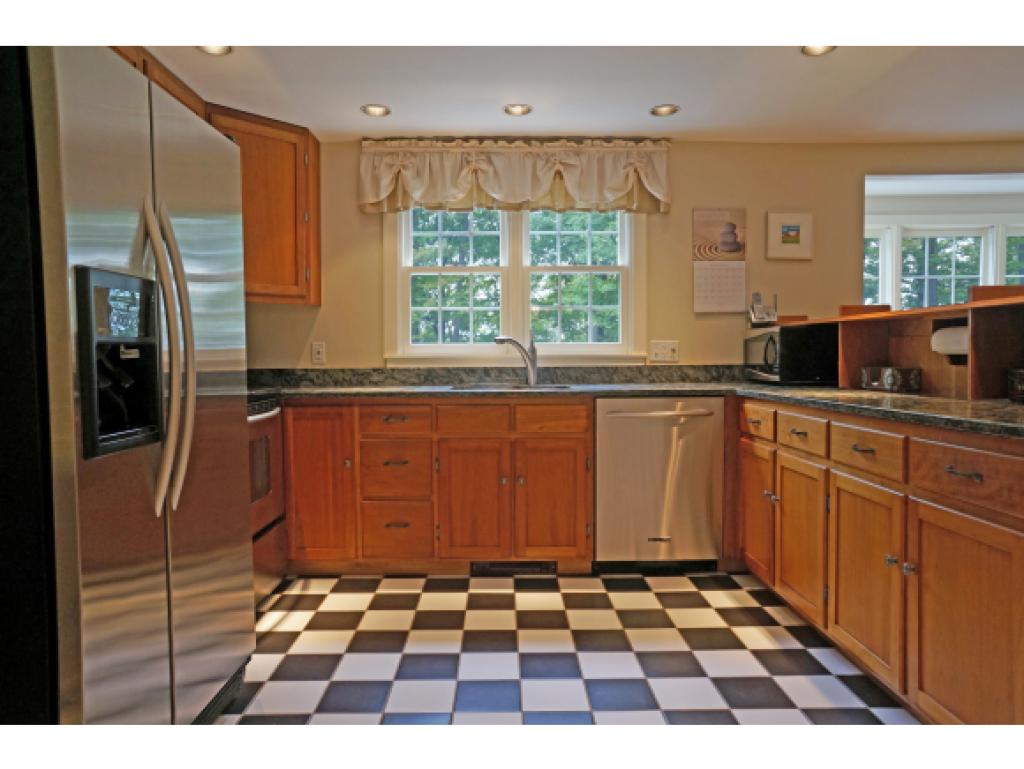 1901 Ferry Road Charlotte, VT 05445 - Photo 11 of 31 Gallery Image 11