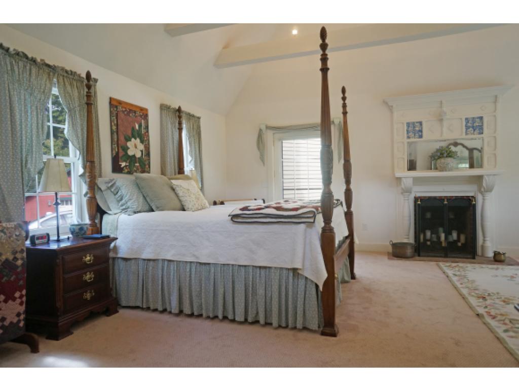 1901 Ferry Road Charlotte, VT 05445 - Photo 17 of 31 Gallery Image 17
