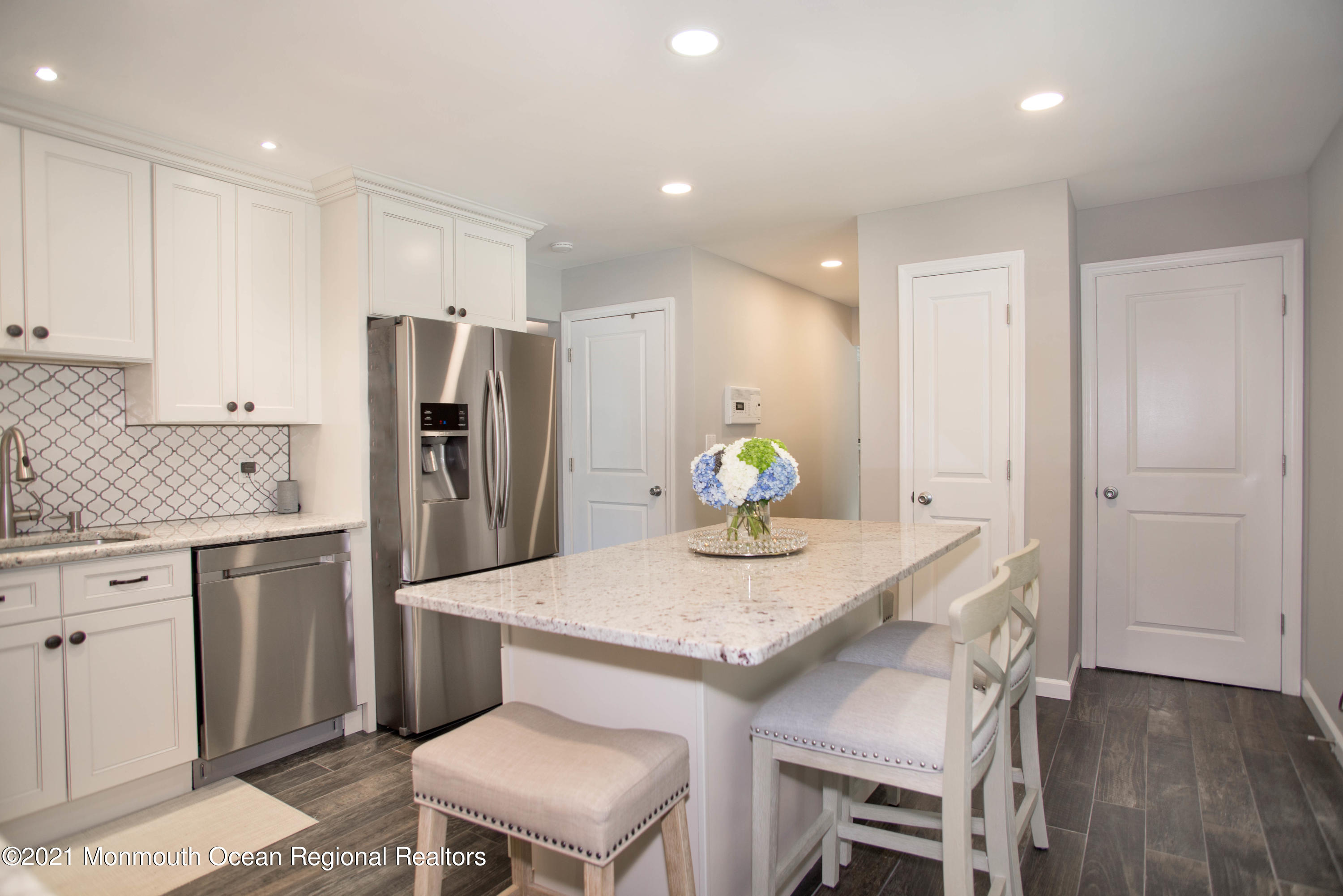 25 Sandybrook Road Manalapan, NJ 07726 - Photo 14 of 34 _RMJ9943 kitchen