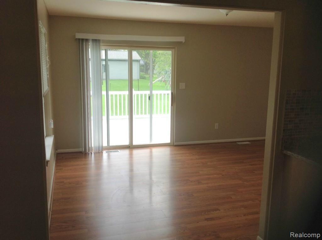 2565 Longview Avenue Rochester Hills, MI 48307 - Photo 9 of 19