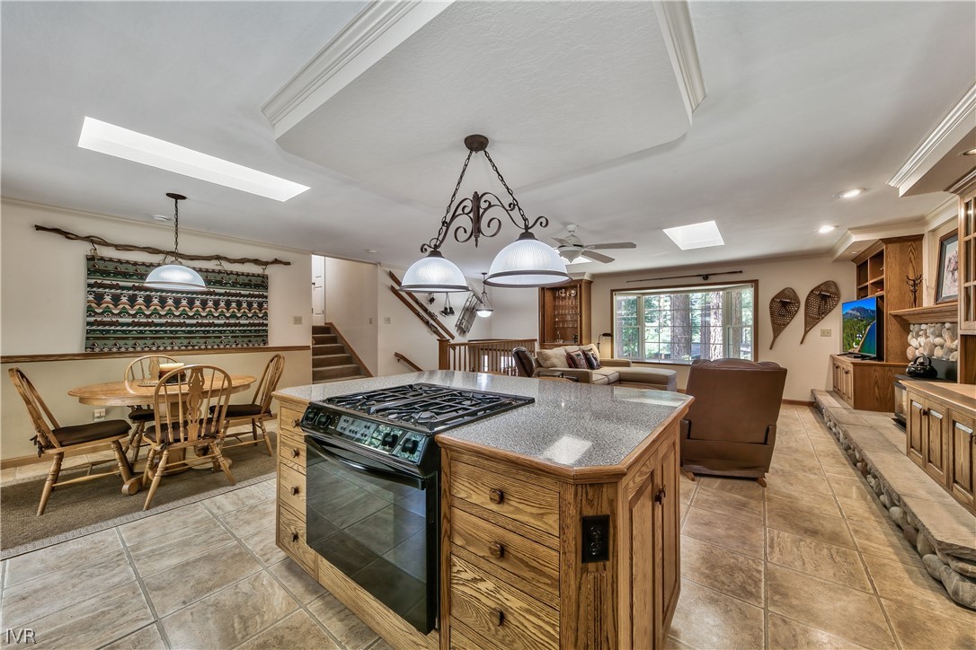 824 Oneil Way Incline Village, NV 89451 - Photo 9 of 35 Gallery Image 9