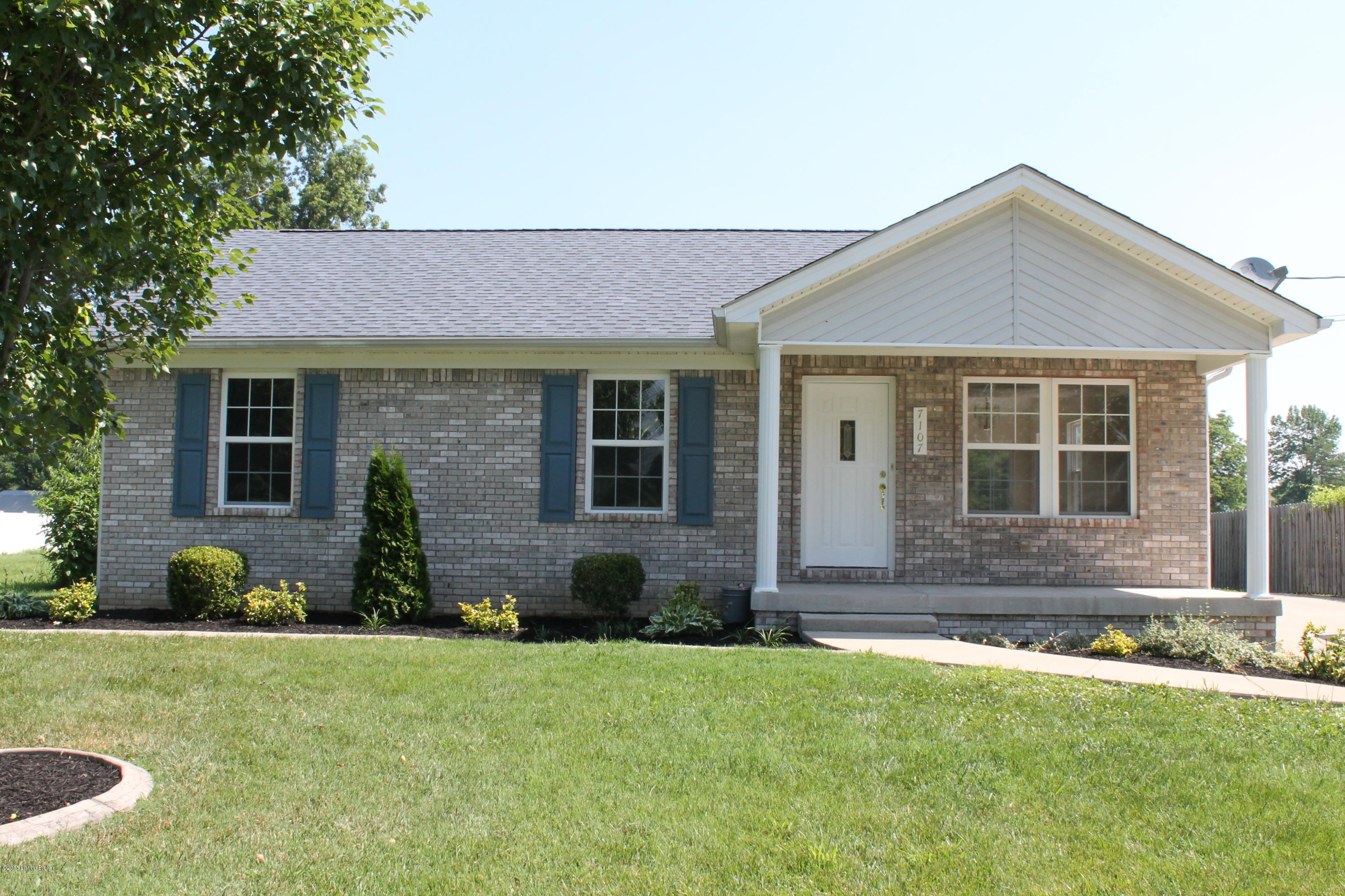 7107 Whipple Road Louisville, KY 40272 - Photo 1 of 18 IMG_0717