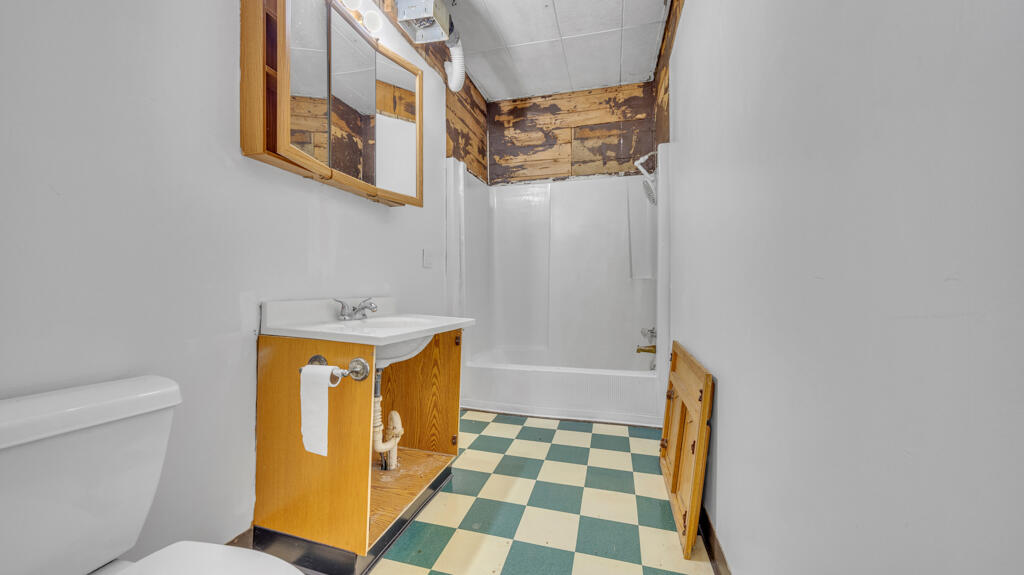 13113 Pioneer Road, Unit 13115 Meeme, WI 53063 - Photo 14 of 37 Bathroom Lower