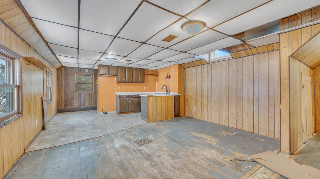 13113 Pioneer Road, Unit 13115 Meeme, WI 53063 - Photo 22 of 37 Kitchen - Living Room Upper