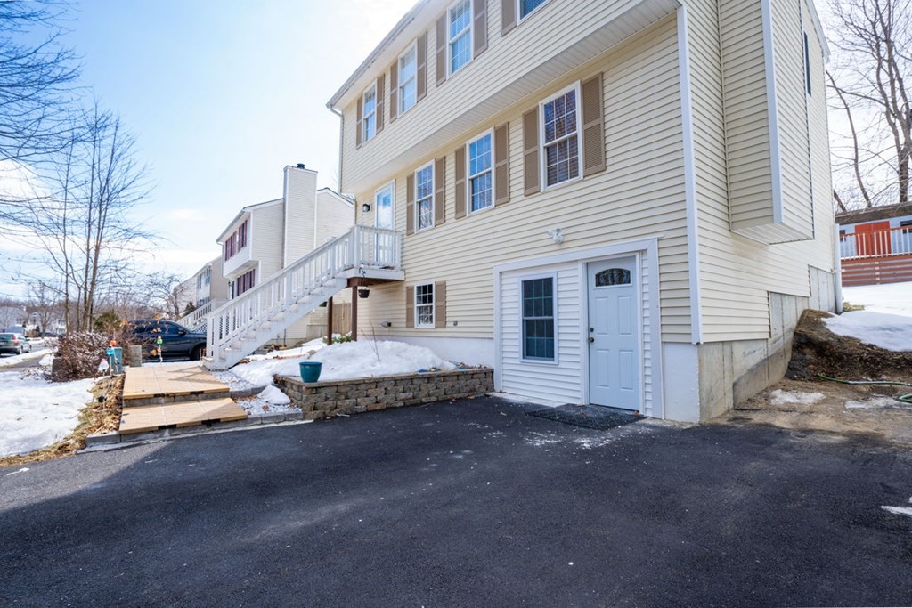 36 Brandon Road Haverhill, MA 01832 - Photo 3 of 34 Gallery Image 3