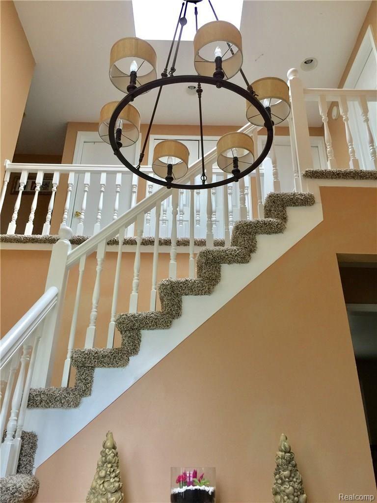 1609 Deerhurst Lane Rochester, MI 48307 - Photo 21 of 38 IMG_2211.JPG