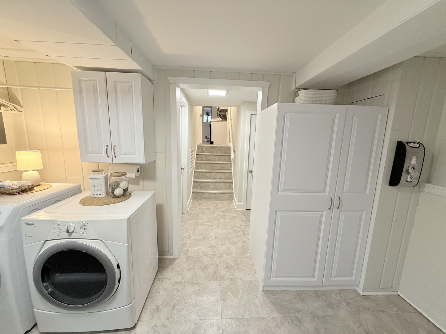 515 Roberts Lane Batavia, IL 60510 - Photo 37 of 42 a view of a hallway with washer and dryer