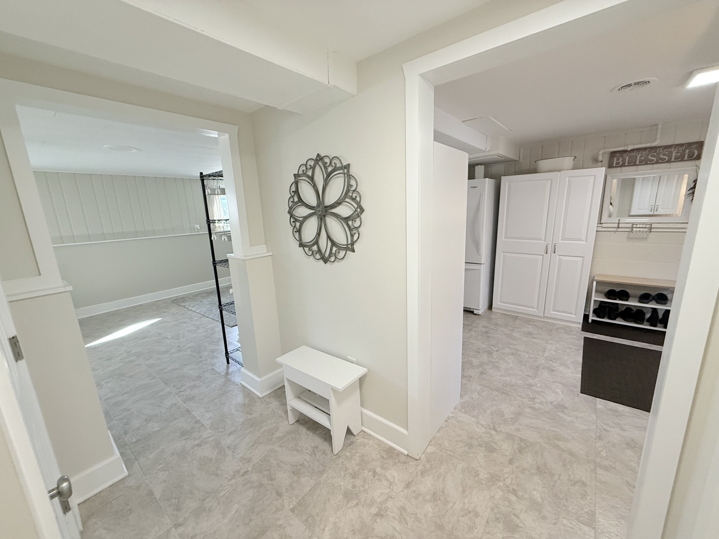 515 Roberts Lane Batavia, IL 60510 - Photo 40 of 42 a living room with stainless steel appliances furniture a rug and a window