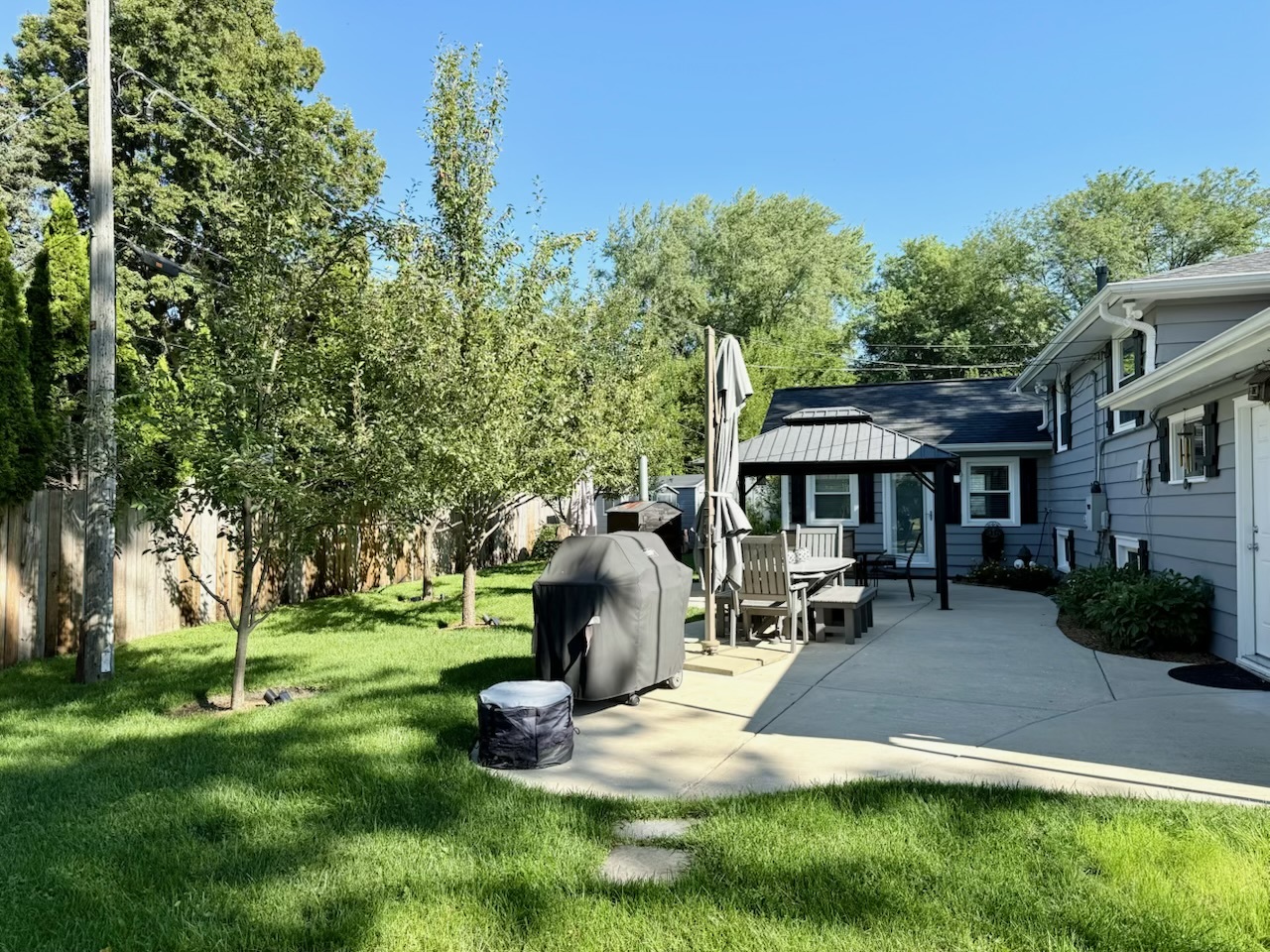 515 Roberts Lane Batavia, IL 60510 - Photo 42 of 42 a view of a house with backyard and sitting area