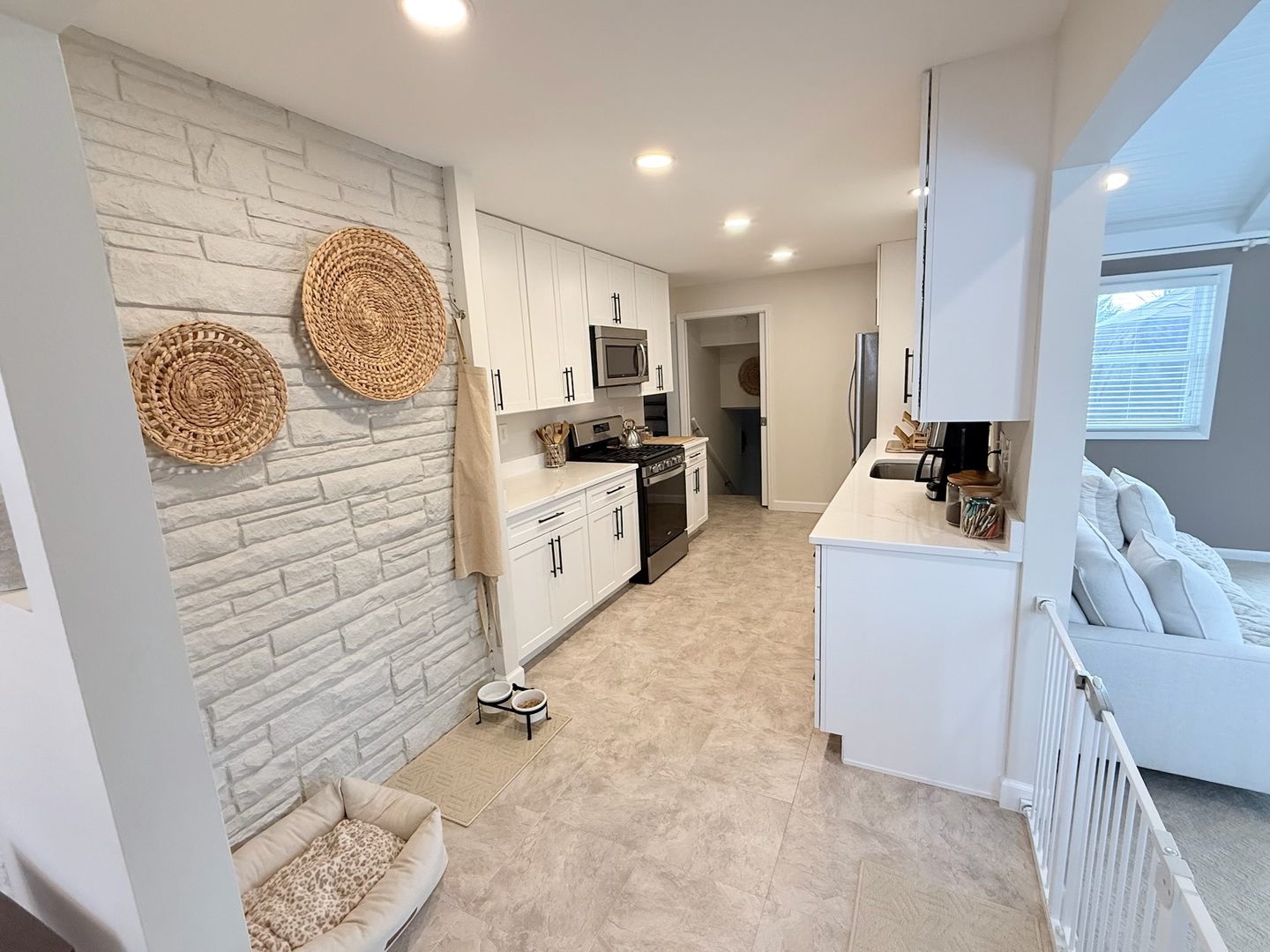 515 Roberts Lane Batavia, IL 60510 - Photo 9 of 42 a room with storage and utility