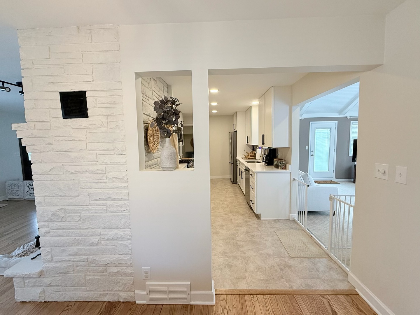 515 Roberts Lane Batavia, IL 60510 - Photo 10 of 42 a view of a bathroom with a sink and mirror