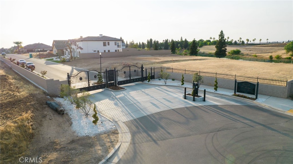 2490 East Copper Ridge Drive Fresno, CA 93730 - Photo 15 of 20 a view of a terrace with seating space