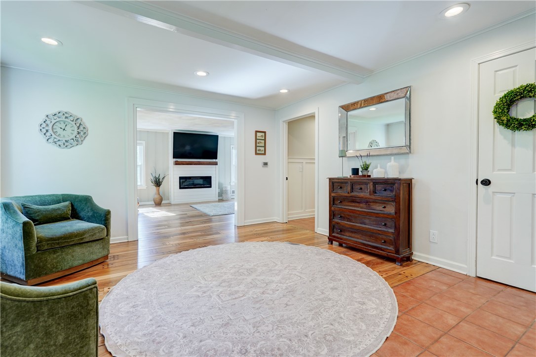 295 Fisher Road Pittsford, NY 14534 - Photo 4 of 50