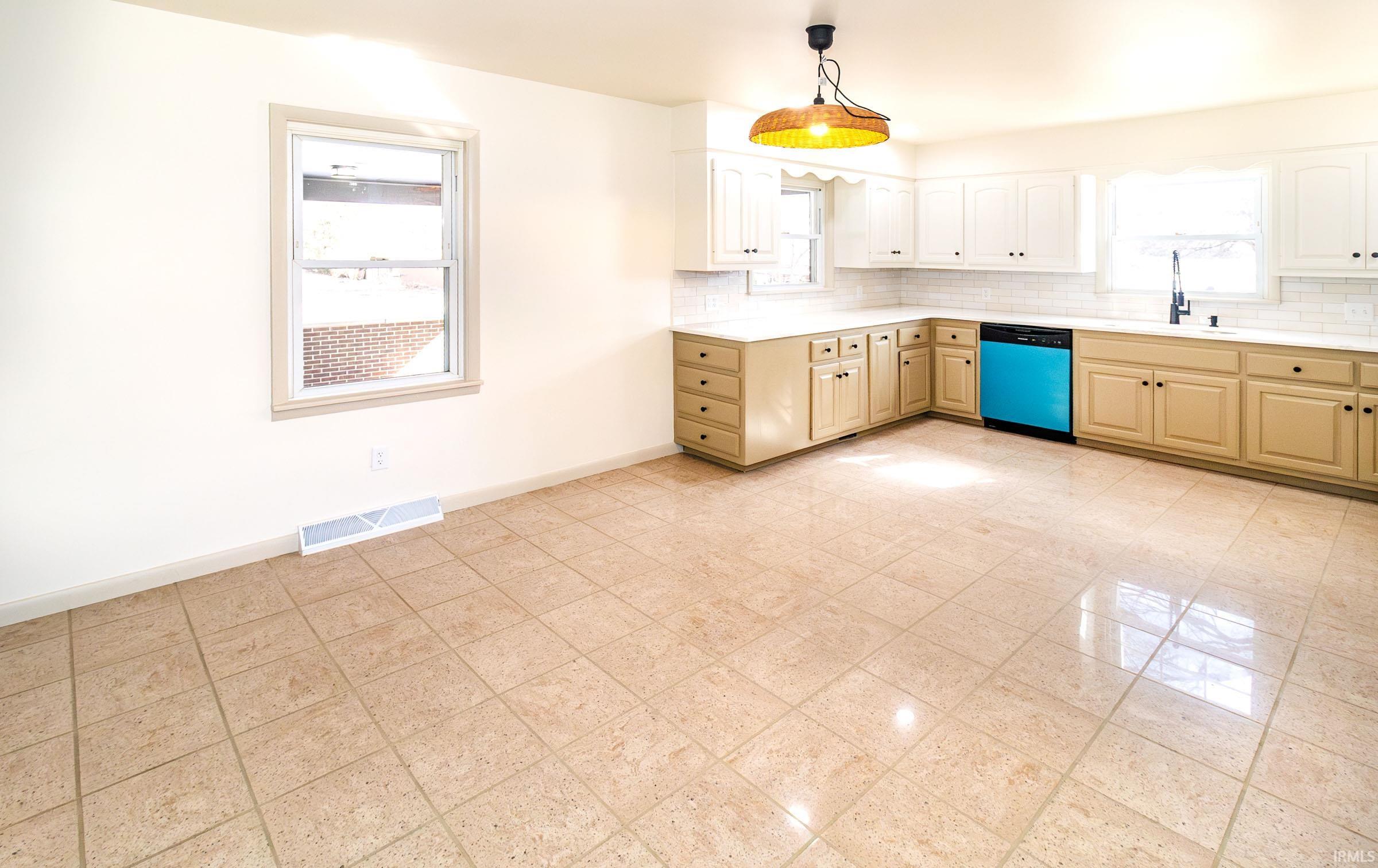1220 Lower New Harmony Road Mount Vernon, IN 47620 - Photo 10 of 36