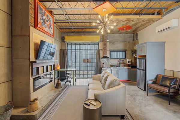 $2,395 | 2204 Austin Avenue, Nashville, TN 37210