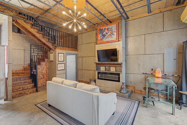 $2,395 | 2204 Austin Avenue, Nashville, TN 37210