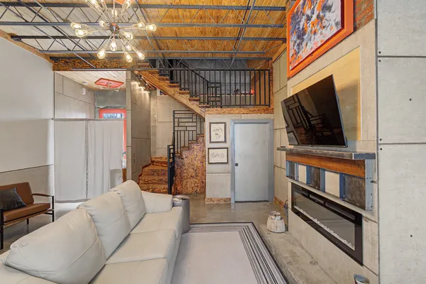 $2,395 | 2204 Austin Avenue, Nashville, TN 37210