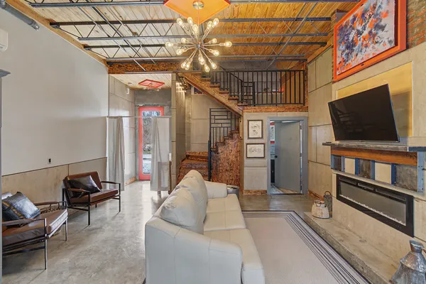 $2,395 | 2204 Austin Avenue, Nashville, TN 37210