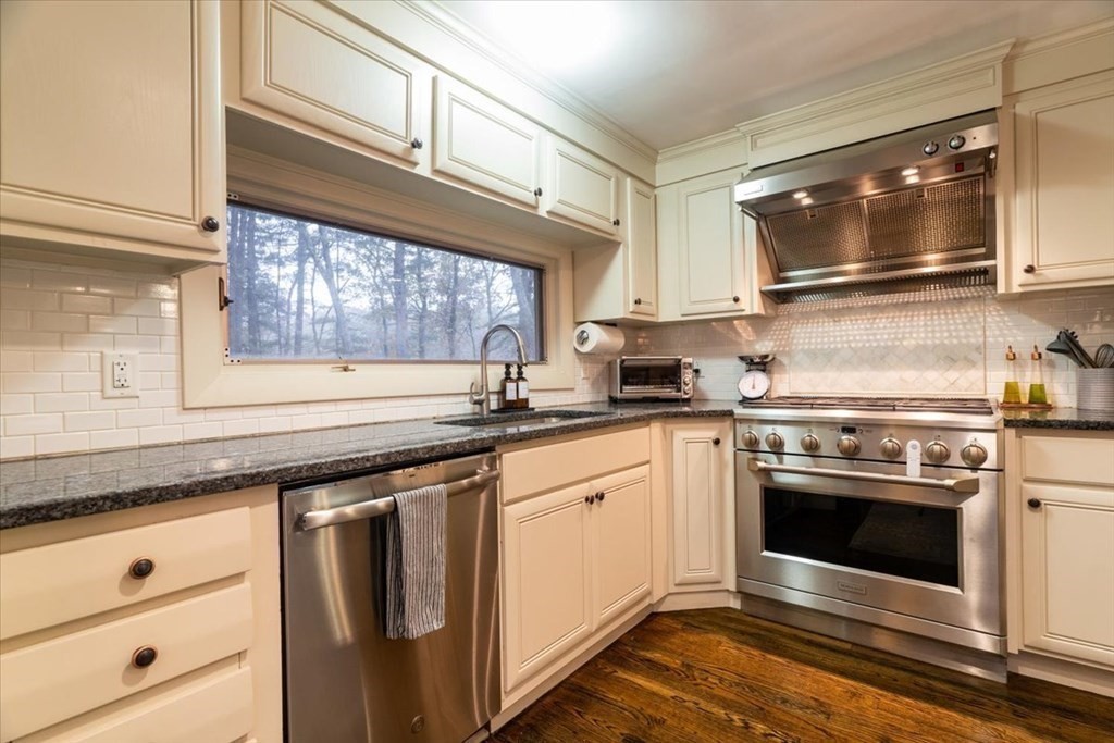 493 Dutton Road Sudbury, MA 01776 - Photo 7 of 30