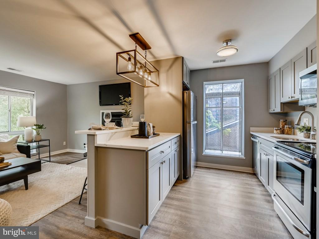 107 West Conway Street, Unit R51 Baltimore, MD 21201 - Photo 12 of 22 New kitchen