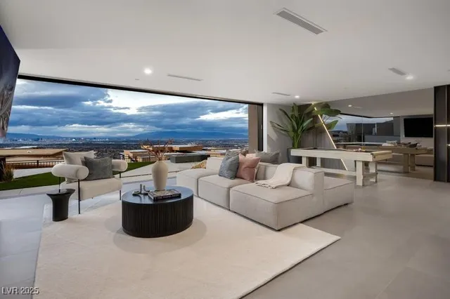 $13,500,000 | 12 Chisel Crest Court, Henderson, NV 89012