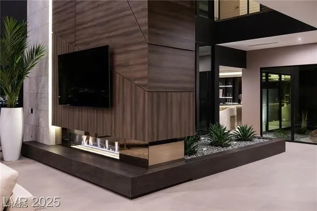 $13,500,000 | 12 Chisel Crest Court, Henderson, NV 89012