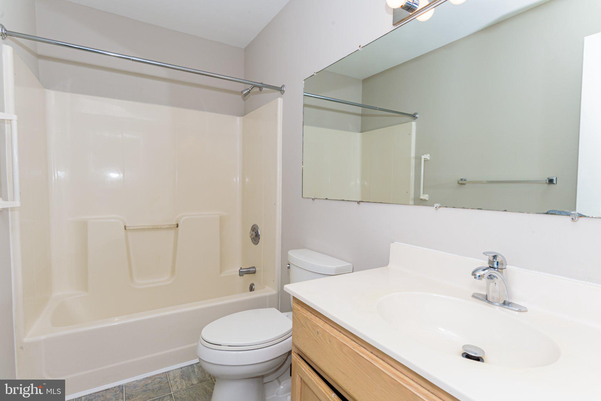 258 Ocean Parkway Berlin, MD 21811 - Photo 29 of 55 Hall bath.
