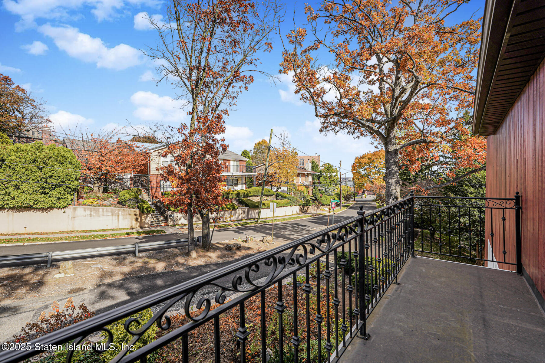 20 Signal Hill Road Staten Island, NY 10301 - Photo 19 of 42 a view of city from a balcony