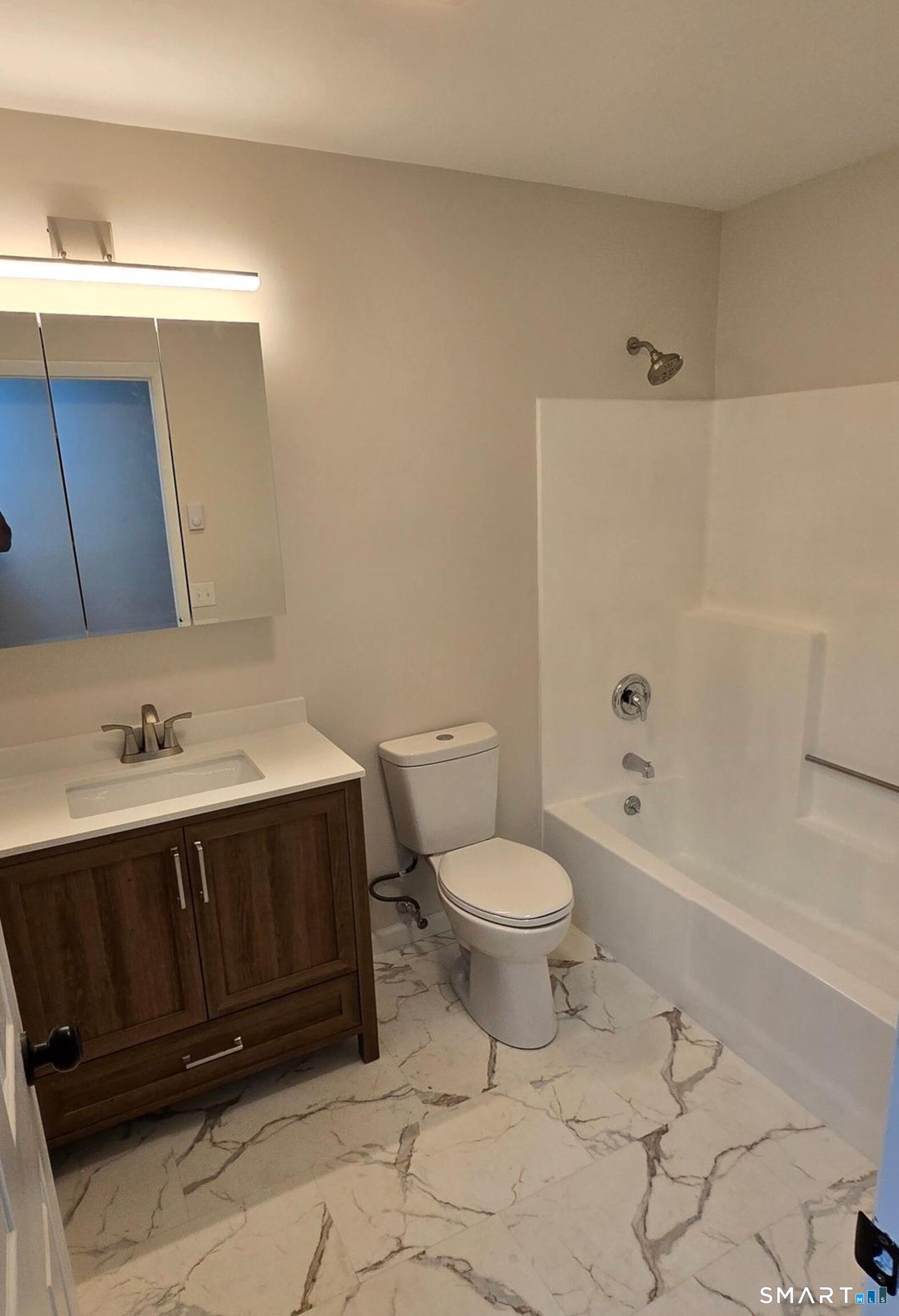 189 Fieldwood Road Waterbury, CT 06704 - Photo 9 of 30