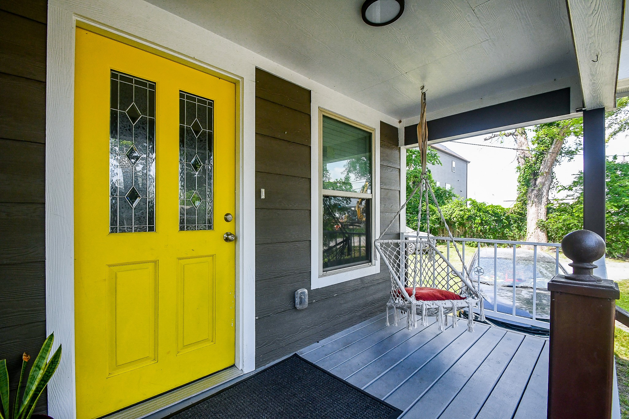 1607 Sylvester Road Houston, TX 77009 - Photo 6 of 32 a house view with a seating space