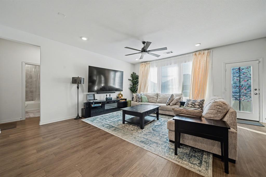 1701 Pegasus Drive Forney, TX 75126 - Photo 7 of 34