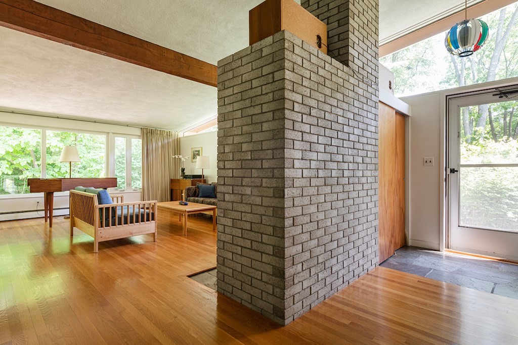 16 Diamond Road Lexington, MA 02420 - Photo 4 of 28 Gallery Image 4
