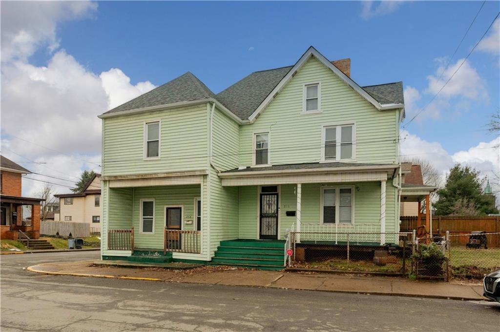 254-256 Pennsylvania Avenue Rochester, PA 15074 - Photo 28 of 32 a front view of a house