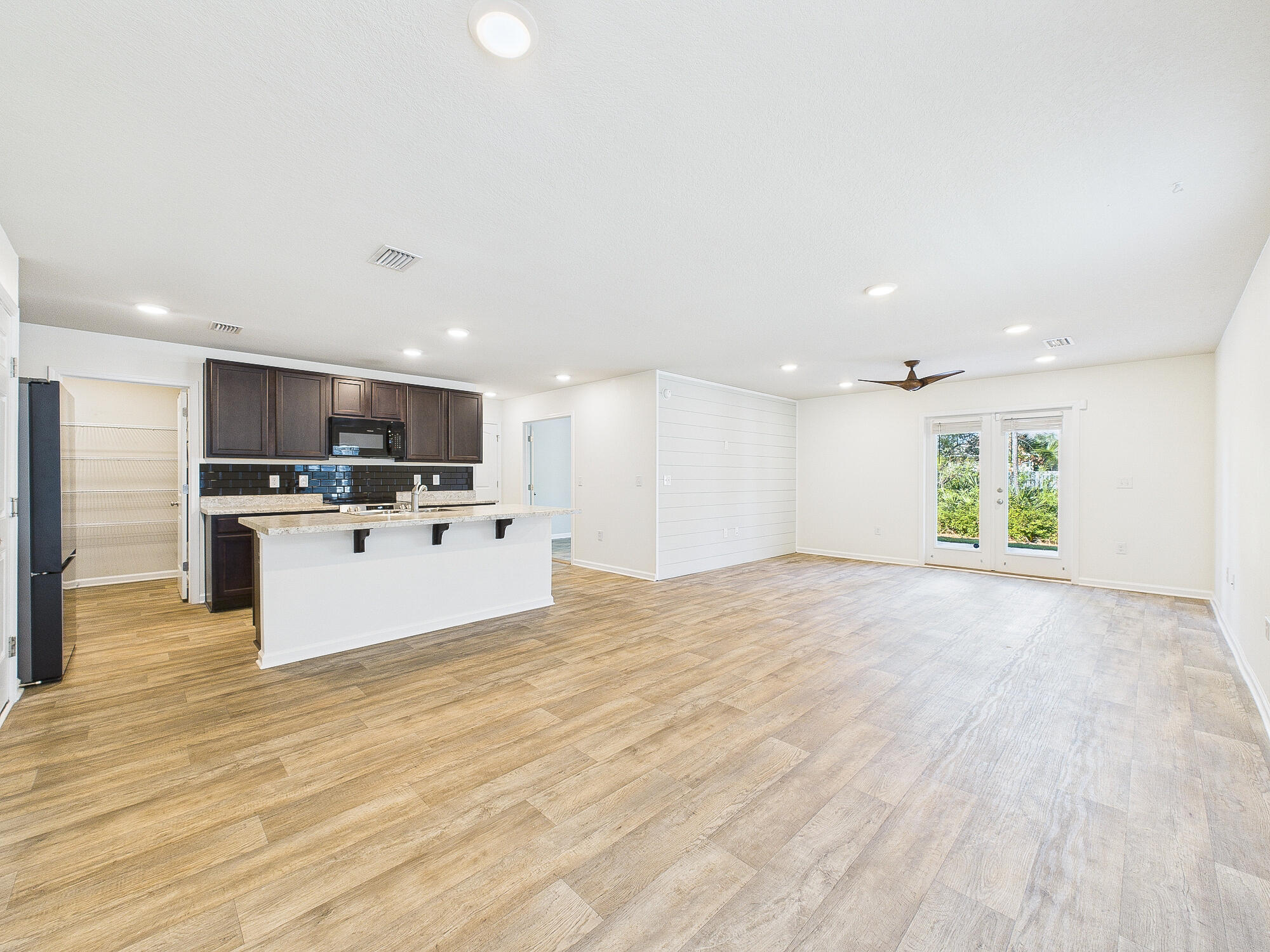 691 Earl Godwin Road Freeport, FL 32439 - Photo 13 of 58 Dining Area