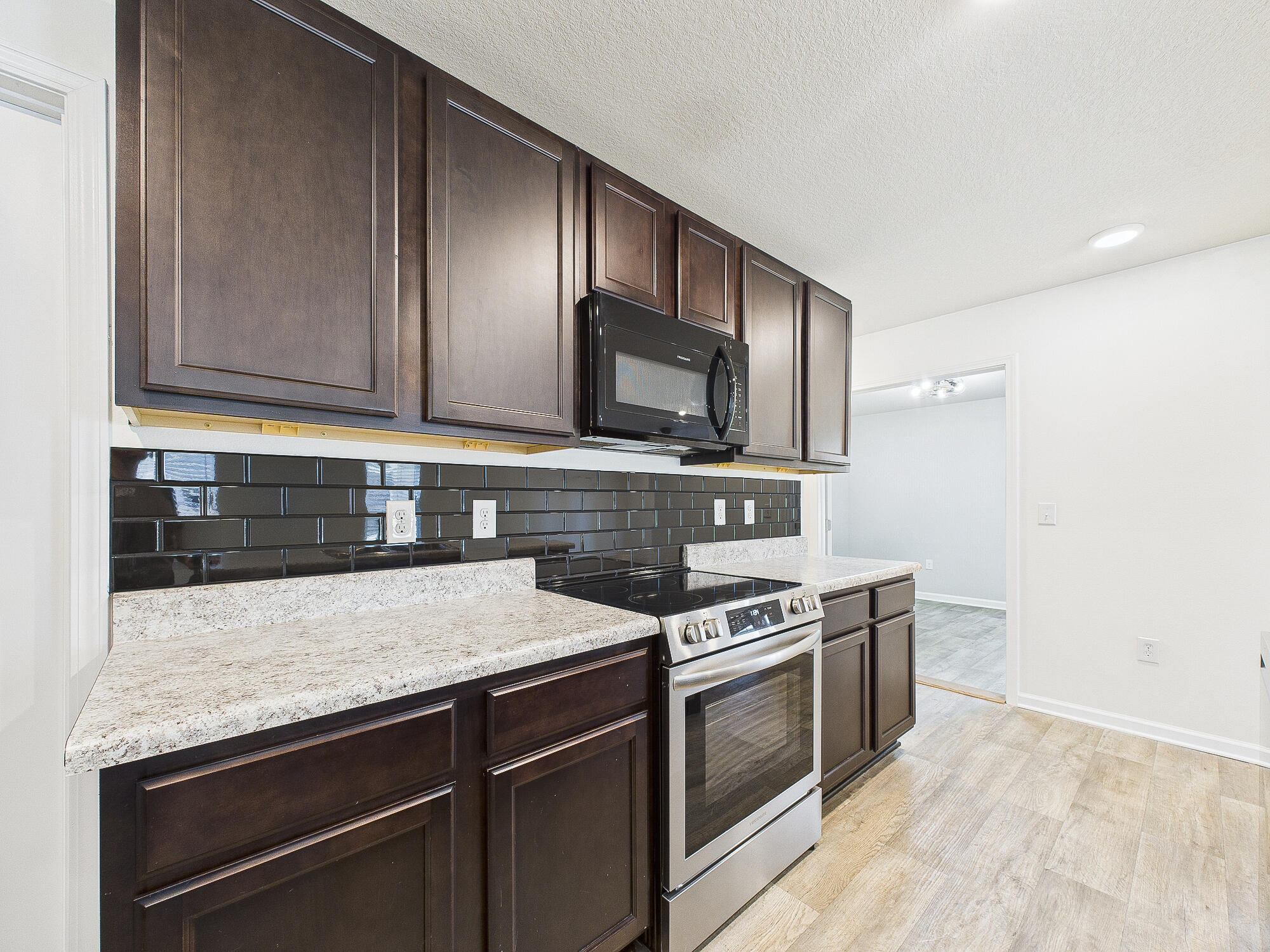 691 Earl Godwin Road Freeport, FL 32439 - Photo 15 of 58 Kitchen