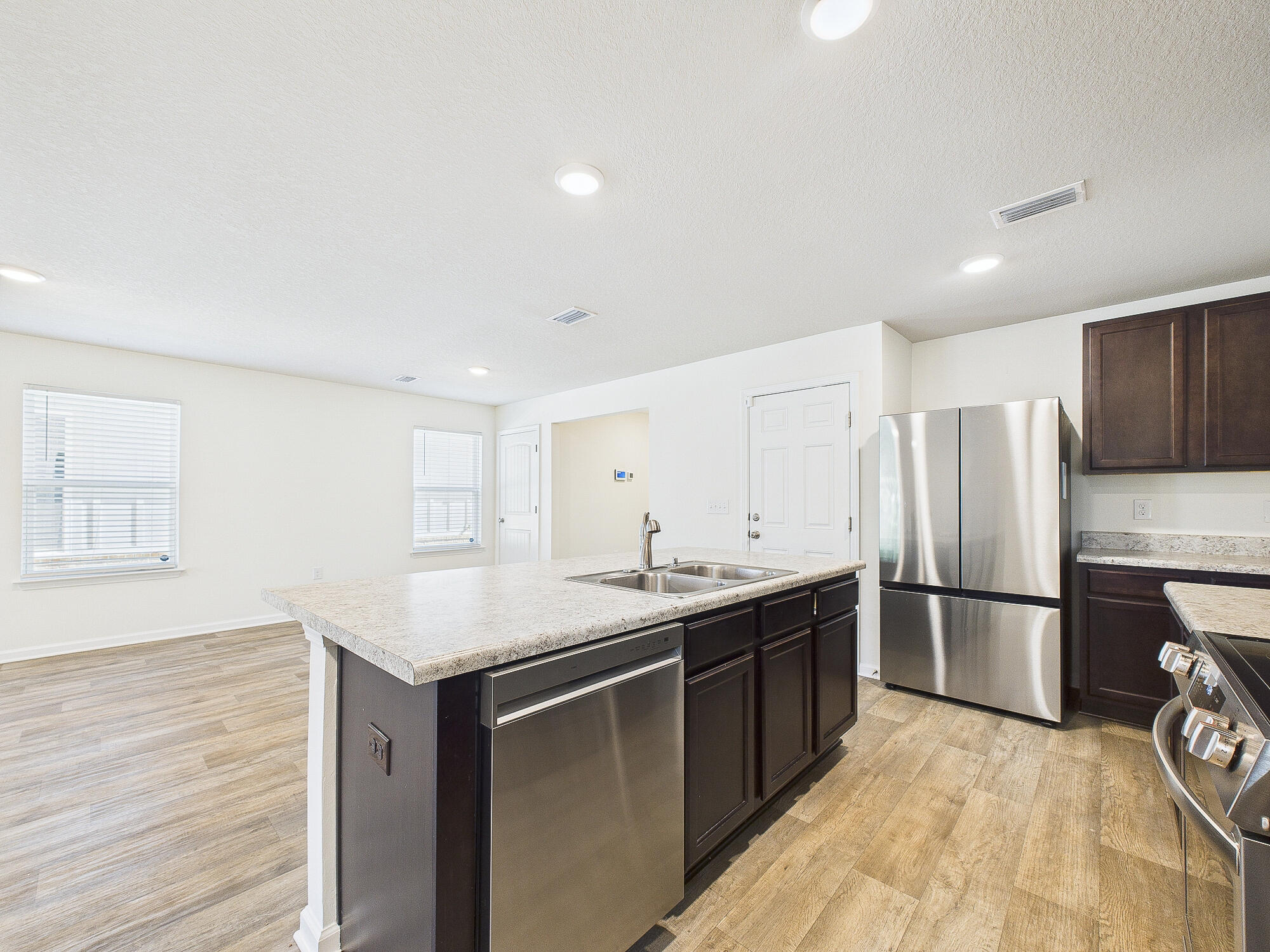 691 Earl Godwin Road Freeport, FL 32439 - Photo 16 of 58 Kitchen