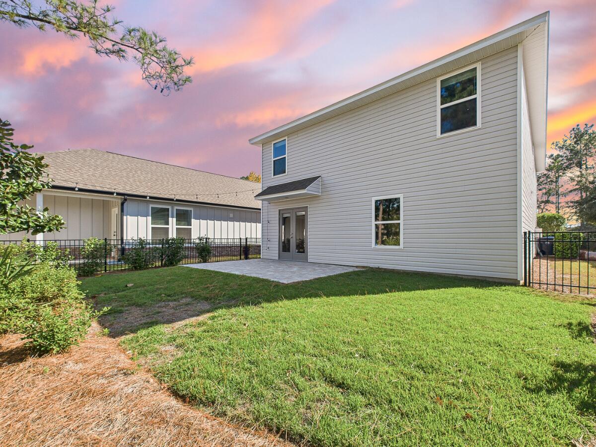 691 Earl Godwin Road Freeport, FL 32439 - Photo 2 of 58 Back
