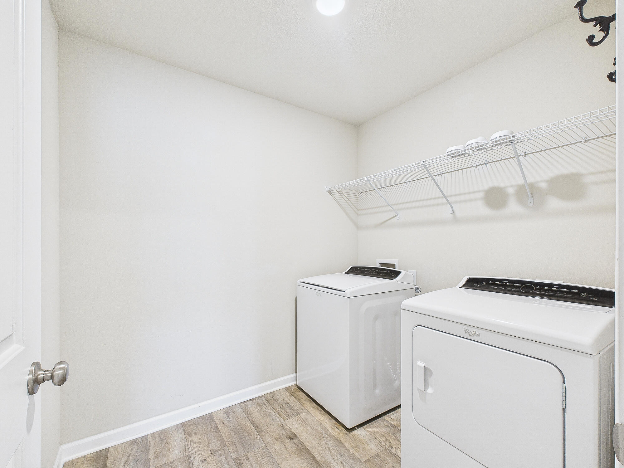 691 Earl Godwin Road Freeport, FL 32439 - Photo 38 of 58 Laundry Room